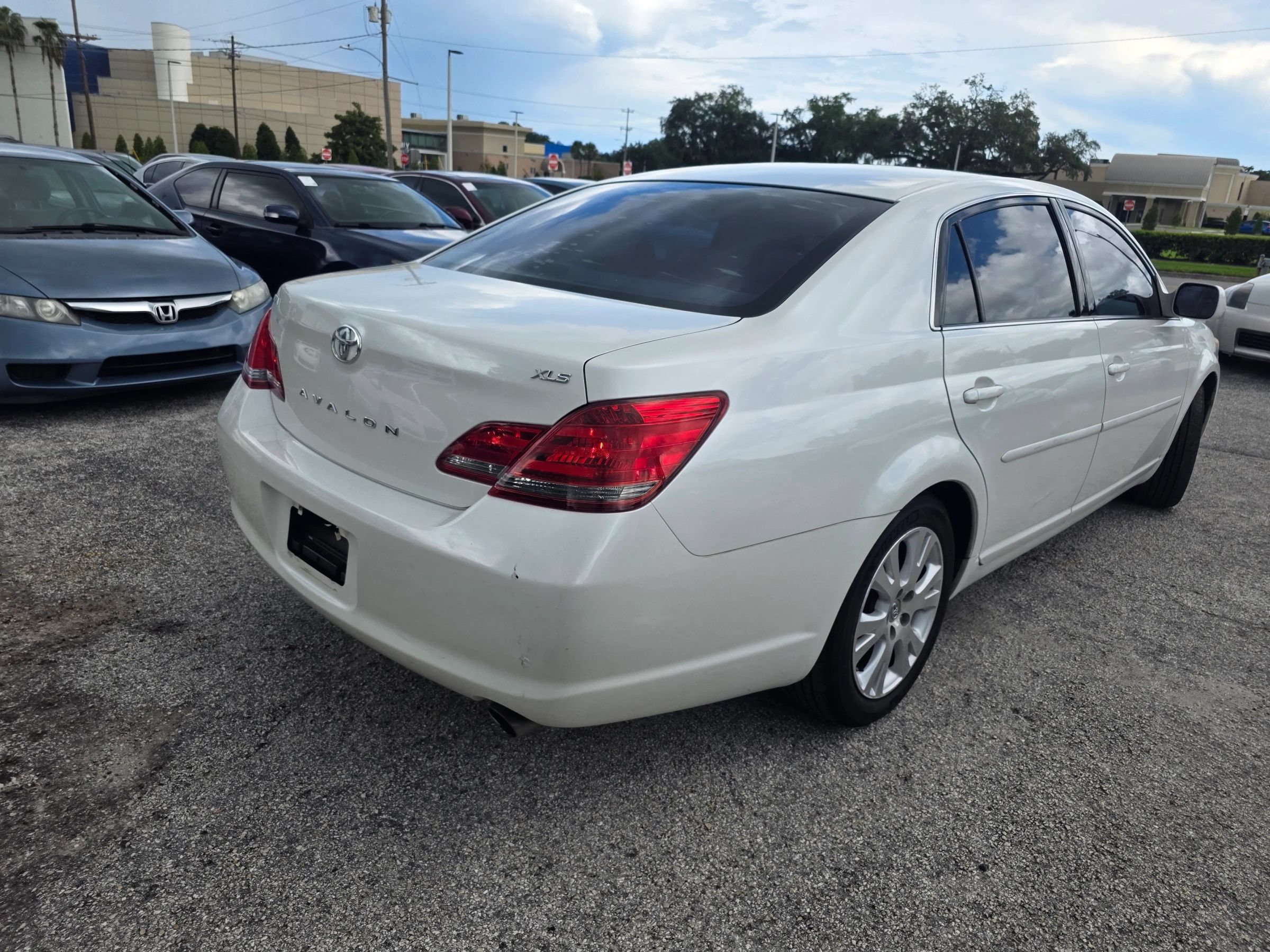 Used 2008 Toyota Avalon XLS FWD image 7