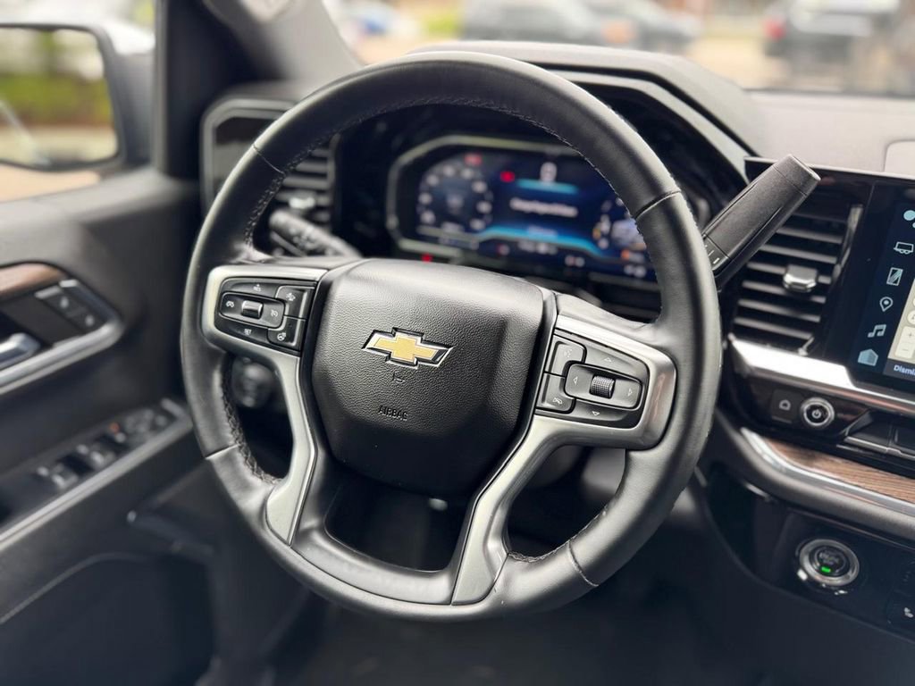 Used 2024 Chevrolet Silverado 1500 LT AWD/4WD image 19