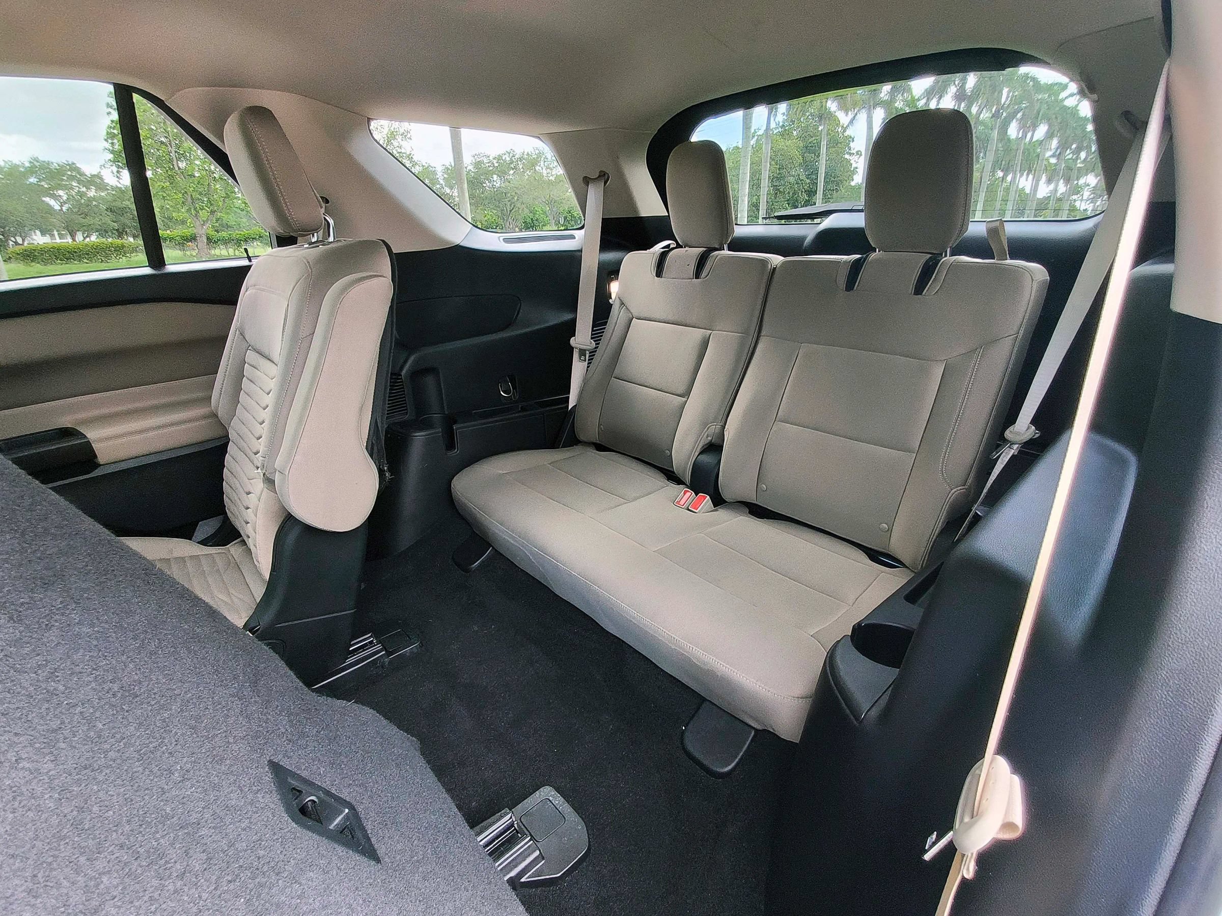 Used 2020 Ford Explorer XLT RWD image 14