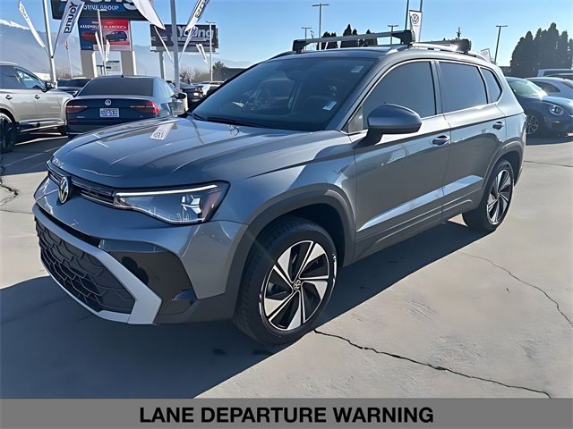 Used 2025 Volkswagen Taos SE image 8