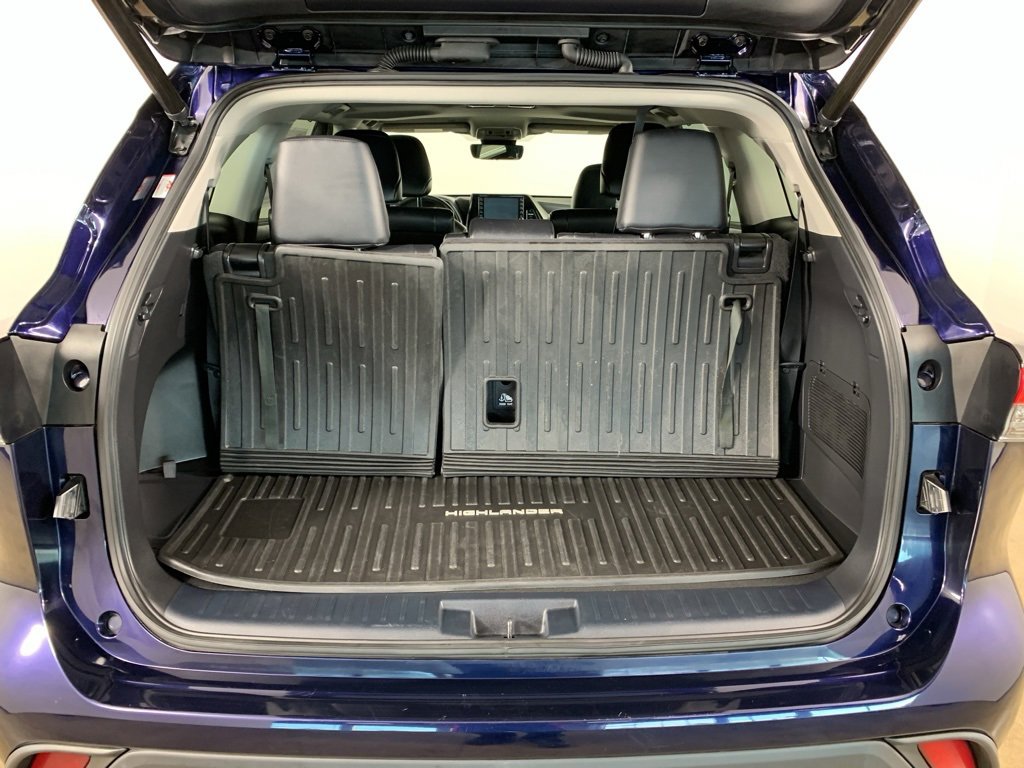 Used 2022 Toyota Highlander XLE image 33