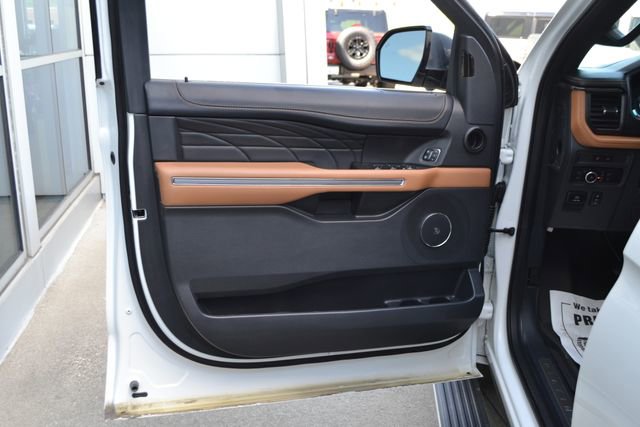 Certified 2024 Ford Expedition Platinum AWD/4WD image 14