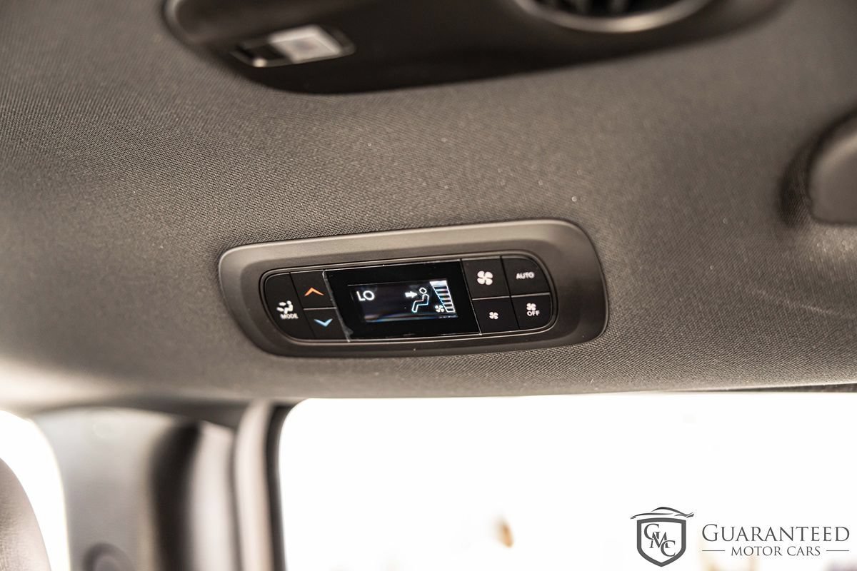 Used 2022 Chrysler Pacifica Touring-L w/ S Appearance Package FWD image 33