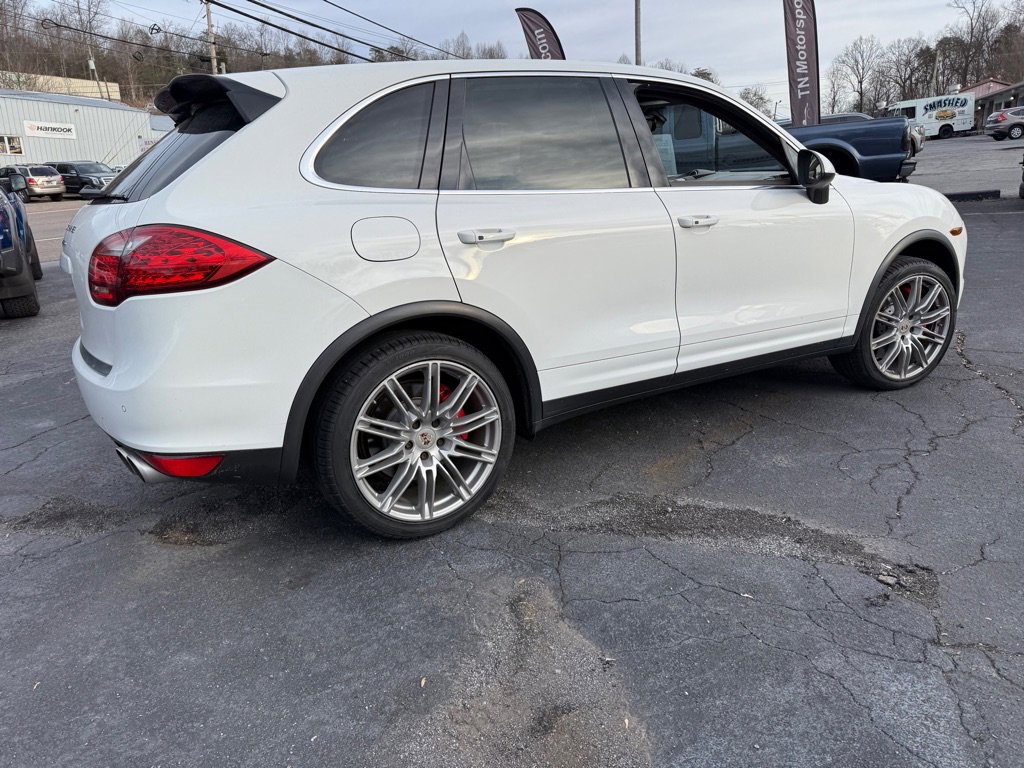 Used 2013 Porsche Cayenne Turbo w/ Premium Pkg Plus image 11