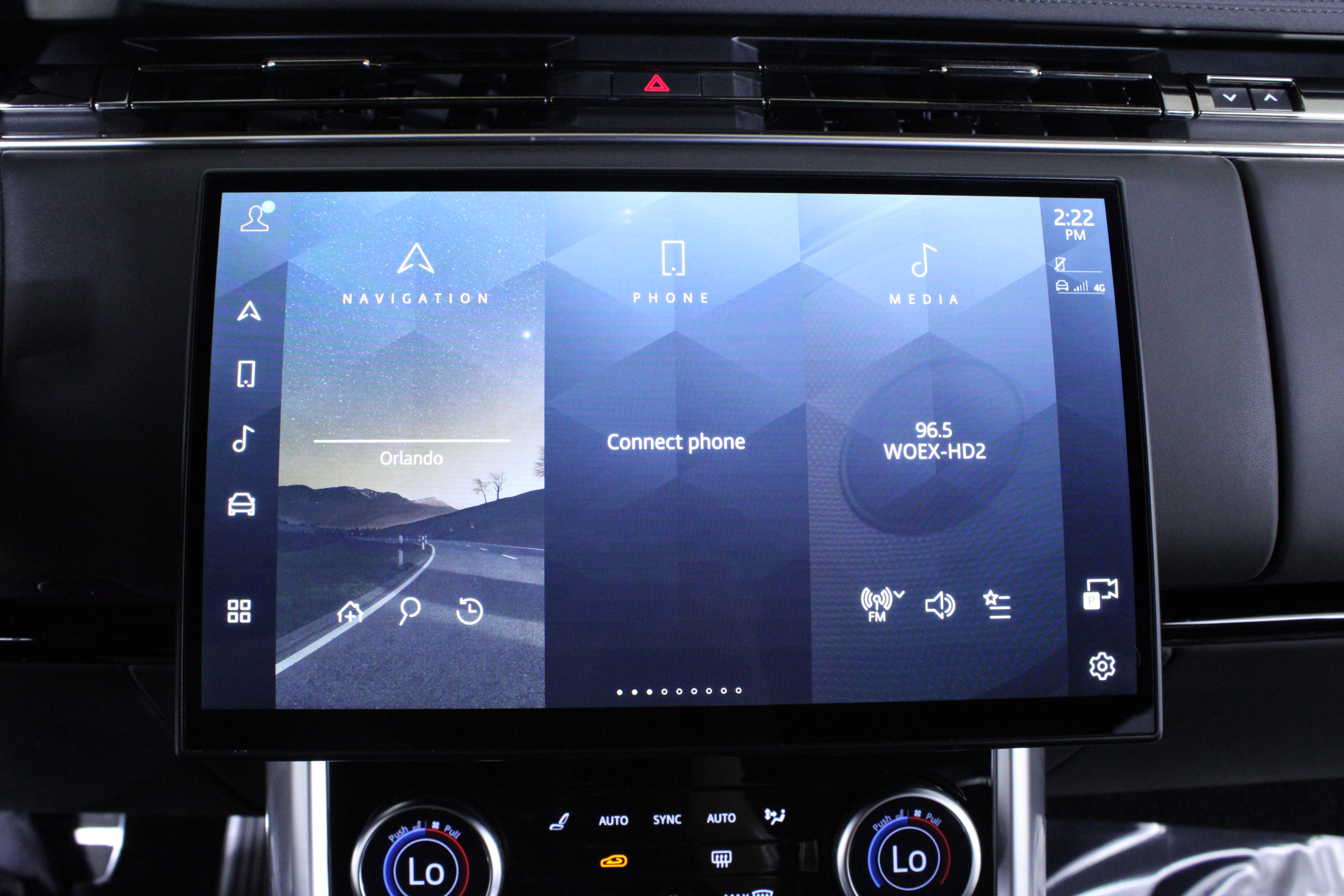 Used 2023 Land Rover Range Rover Long Wheelbase SE image 29