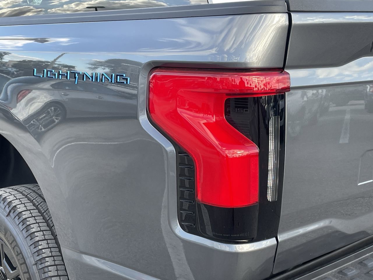 Used 2025 Ford F150 Lightning XLT image 7