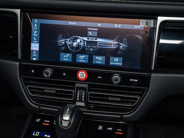 Used 2026 Porsche Macan AWD/4WD image 28