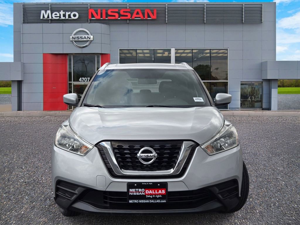 Used 2019 Nissan Kicks SV FWD image 2