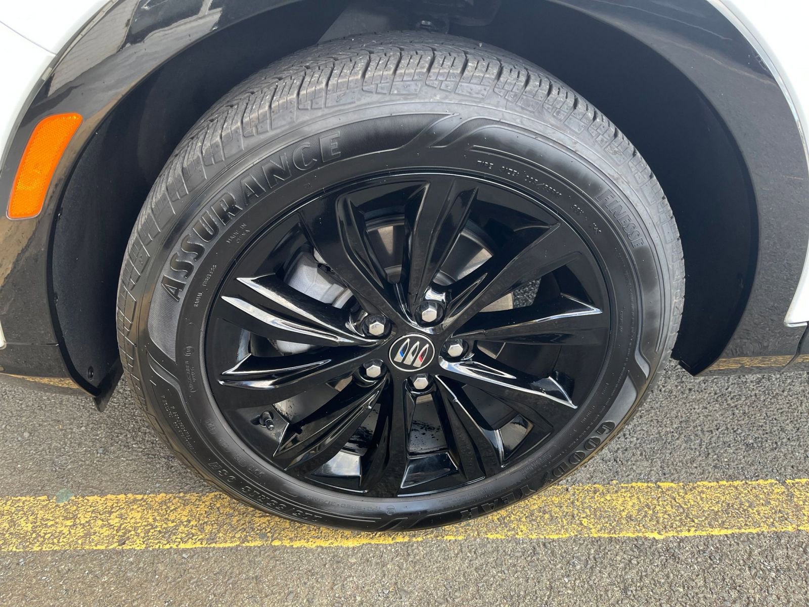 Used 2025 Buick Envista Sport Touring image 29