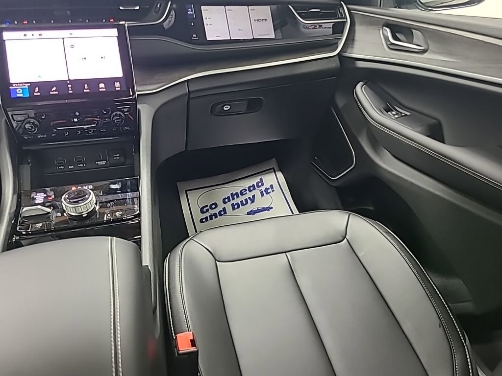New 2023 Jeep Grand Cherokee 4WD 4xe image 28