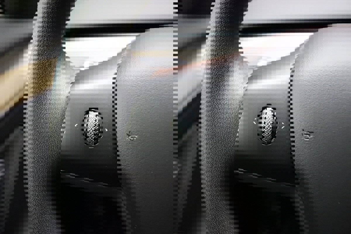 Used 2023 Tesla Model 3 Standard Range image 47