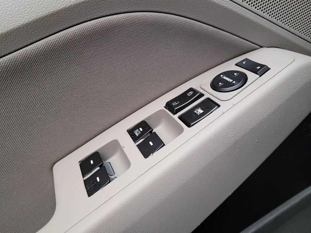 Used 2019 Hyundai Elantra SEL FWD image 27
