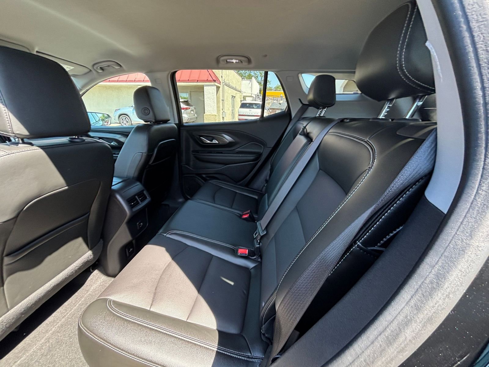 Used 2024 GMC Terrain SLT AWD/4WD image 29