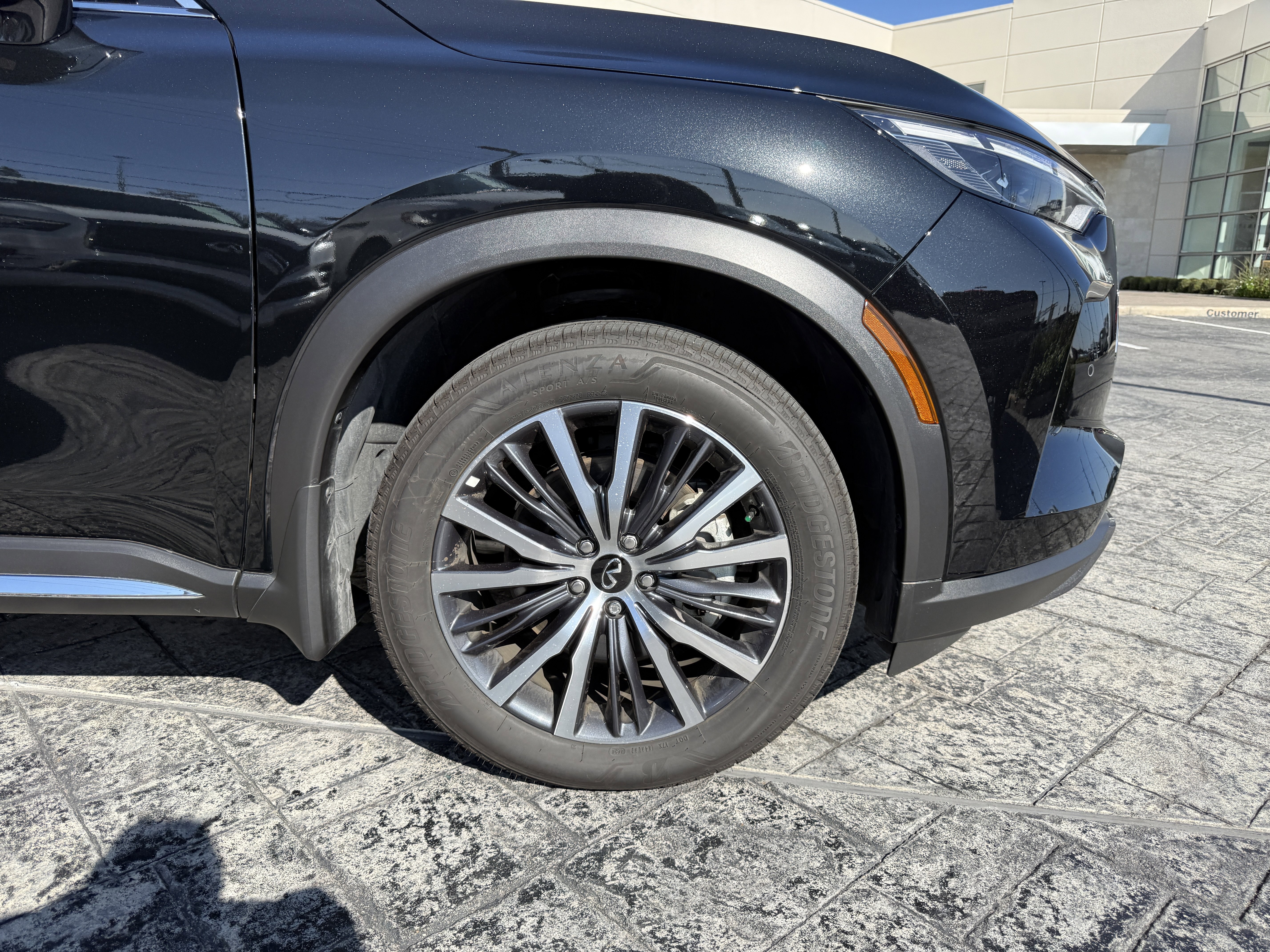 Certified 2025 INFINITI QX60 Autograph w/ Cargo Package image 8