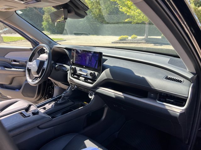 Used 2024 Toyota Grand Highlander AWD image 29