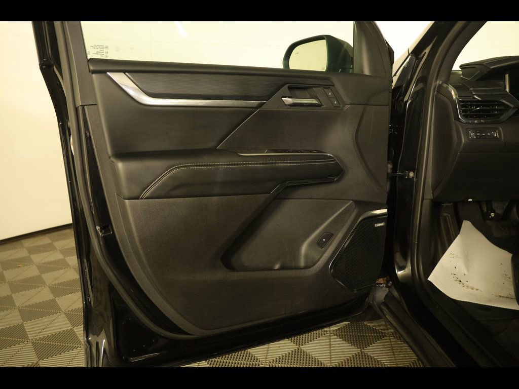 Used 2025 GMC Acadia Elevation image 22