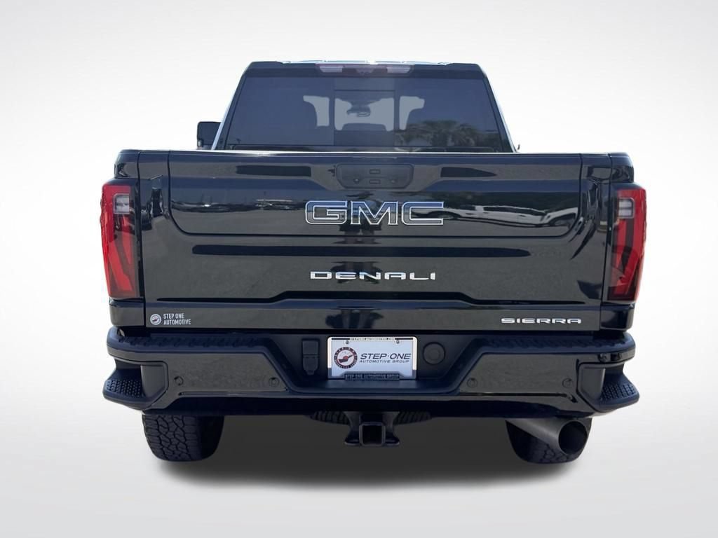 Used 2024 GMC Sierra 2500 Denali Ultimate AWD/4WD image 5