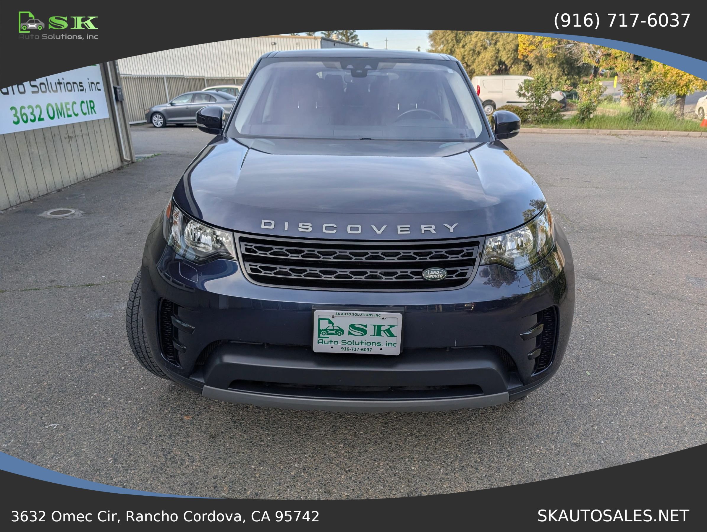 Used 2017 Land Rover Discovery SE AWD/4WD image 3