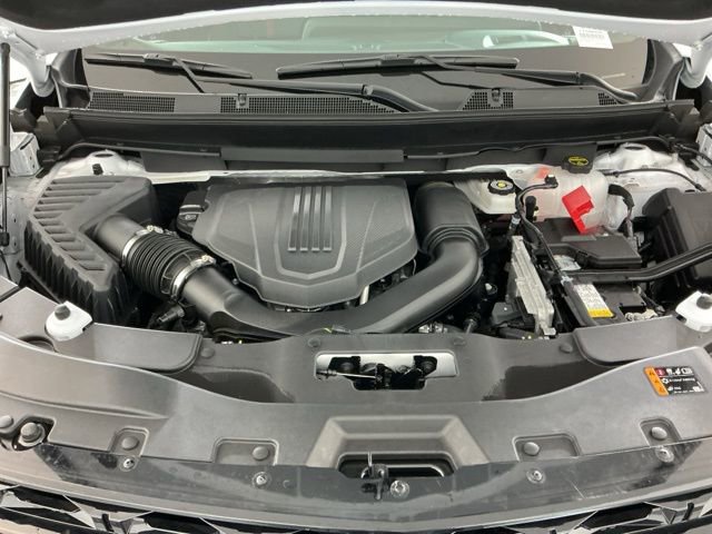 Used 2025 Chevrolet Traverse RS image 36