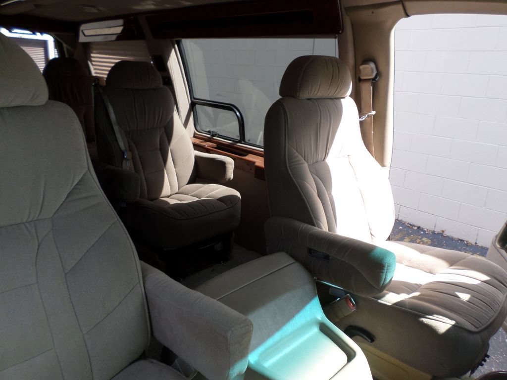 Used 2000 Chevrolet Express 1500 RWD image 19