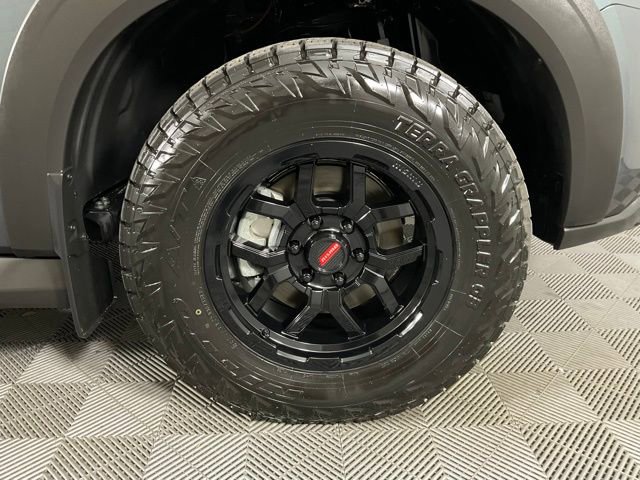 Used 2025 Nissan Armada PRO-4X w/ Pro-4X Premium Package image 10