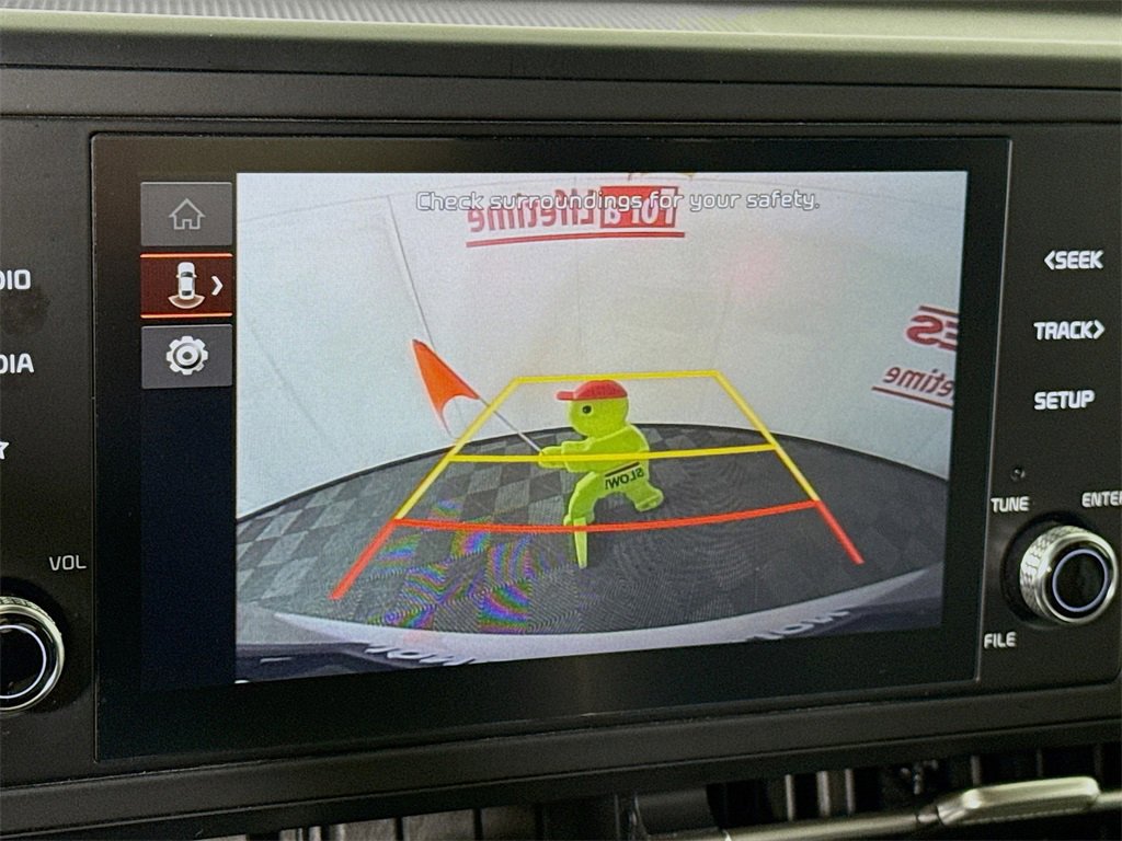 Used 2023 Kia Carnival LX image 6