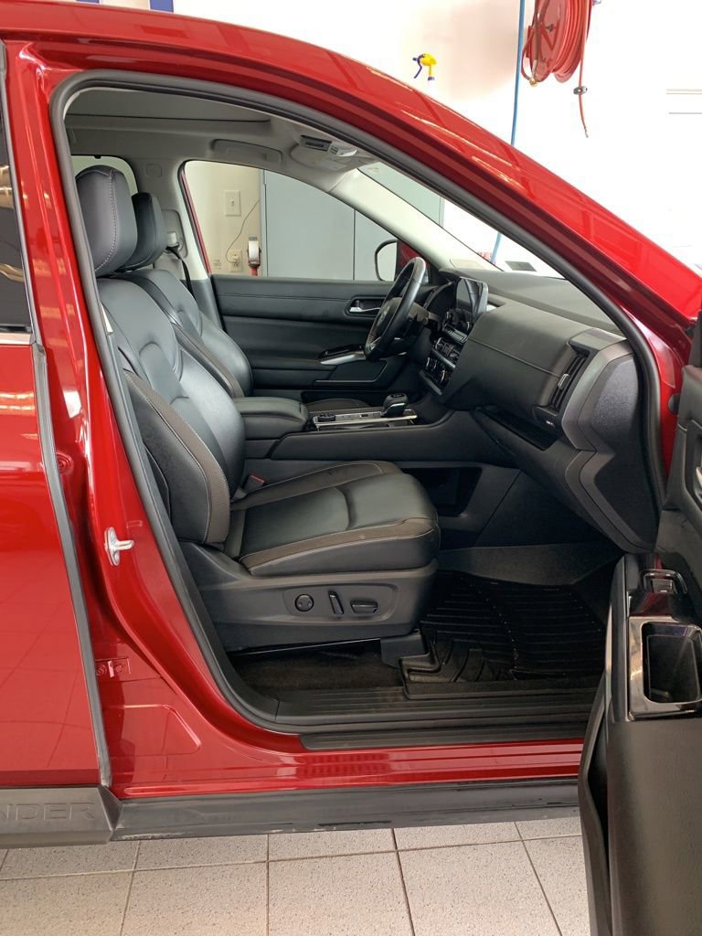 Used 2023 Nissan Pathfinder SL w/ SL Premium Package image 23