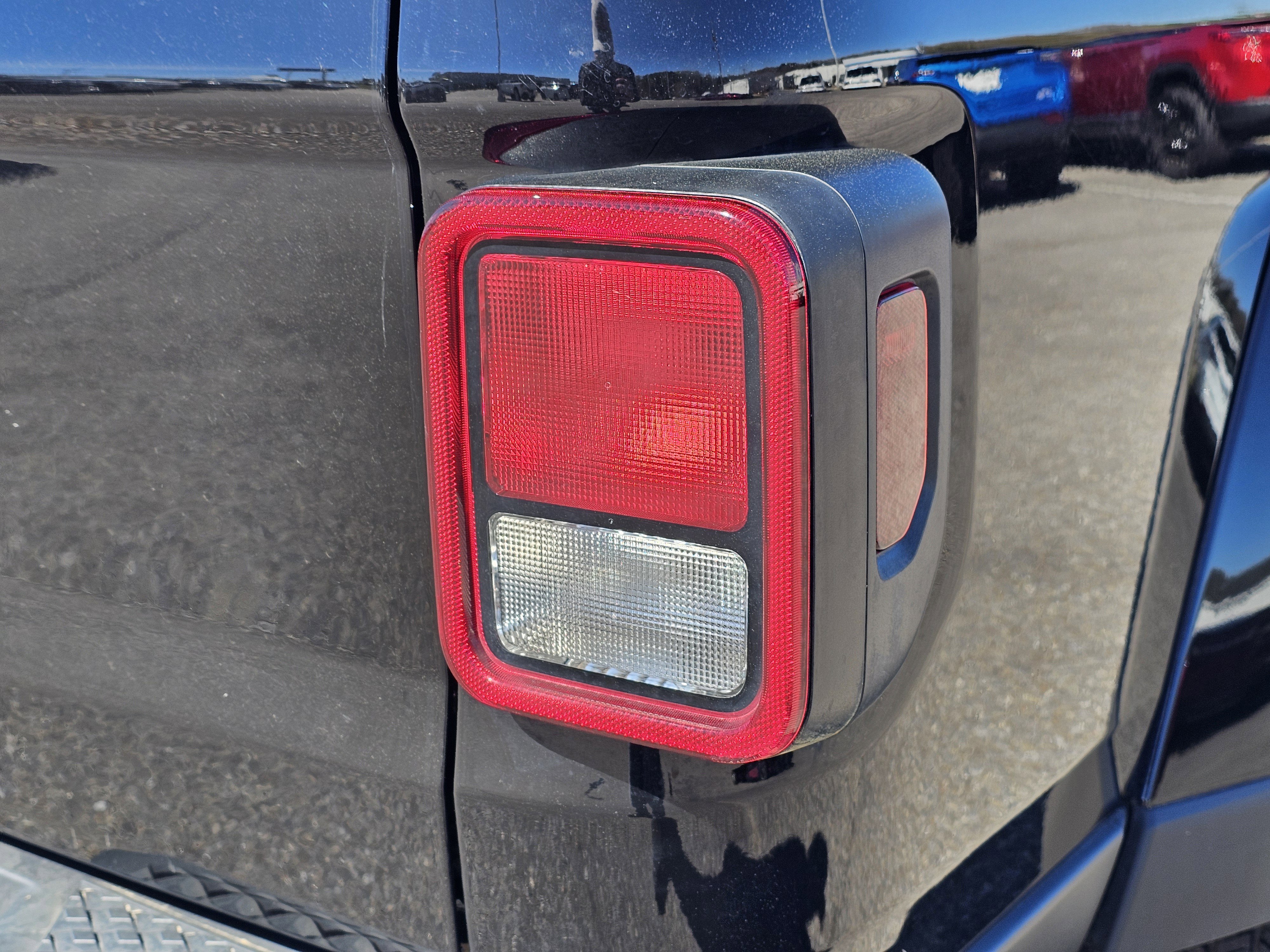 Used 2024 Jeep Gladiator Sport image 10