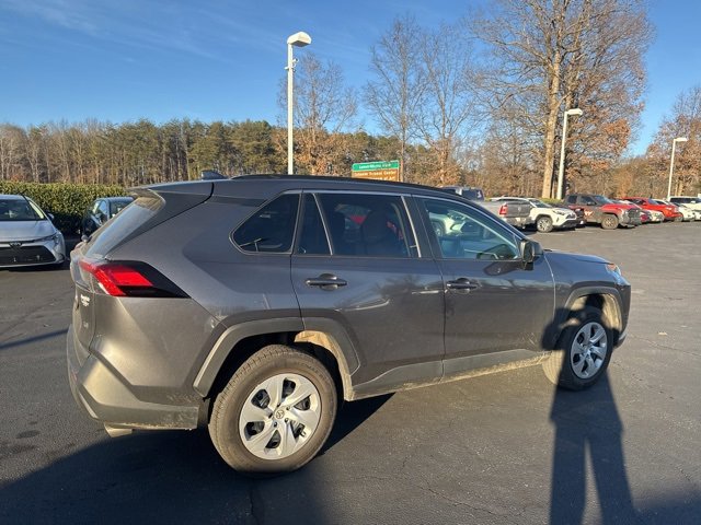 Used 2019 Toyota RAV4 LE image 7