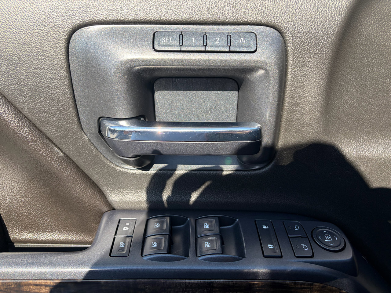 Used 2015 GMC Sierra 2500 Denali w/ Suspension Package, Off-Road image 23