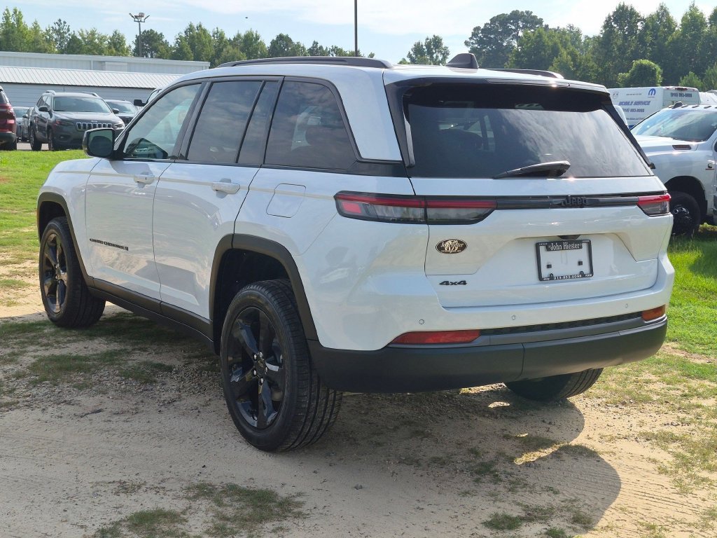 New 2026 Jeep Grand Cherokee Limited w/ Limited Altitude Package AWD/4WD image 5