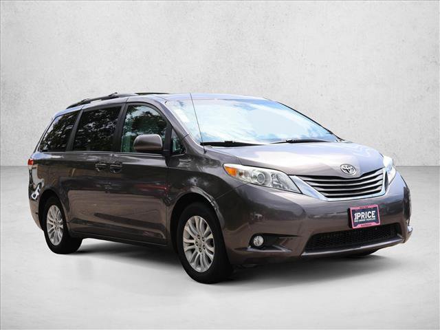 Used 2012 Toyota Sienna XLE FWD image 3