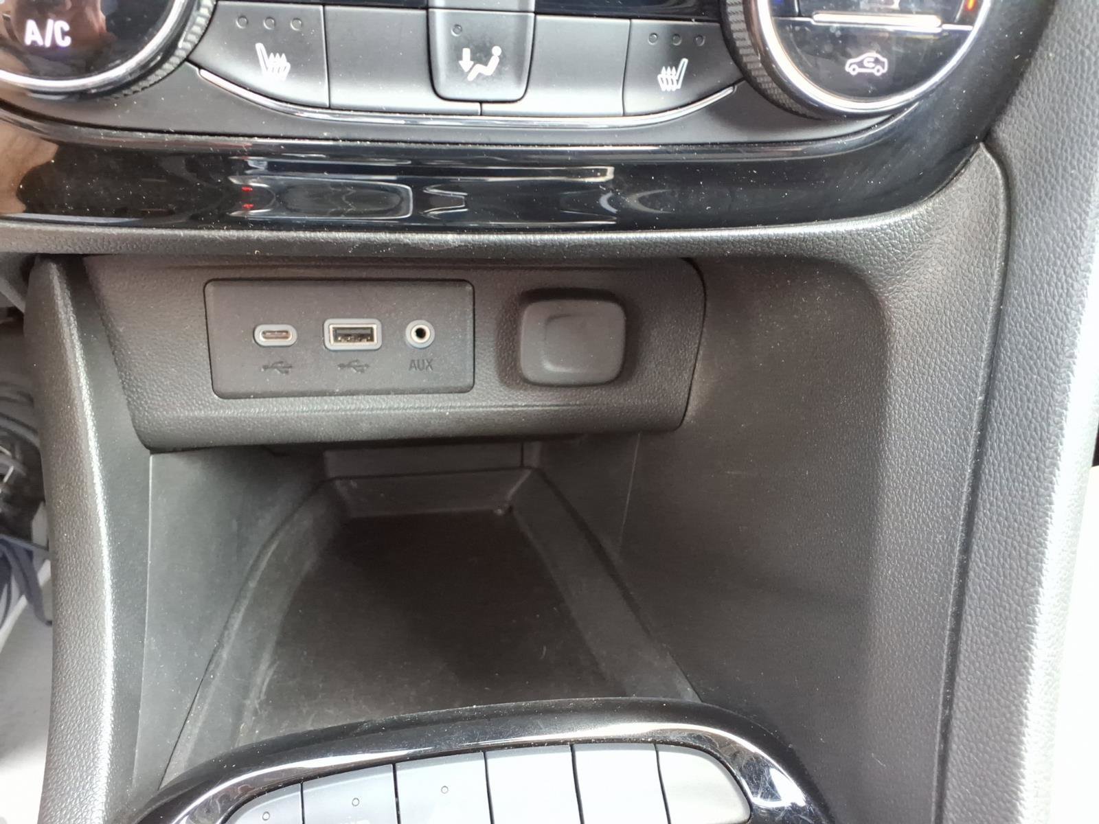 Used 2021 Buick Encore GX Select w/ Sport Touring Package AWD/4WD image 21