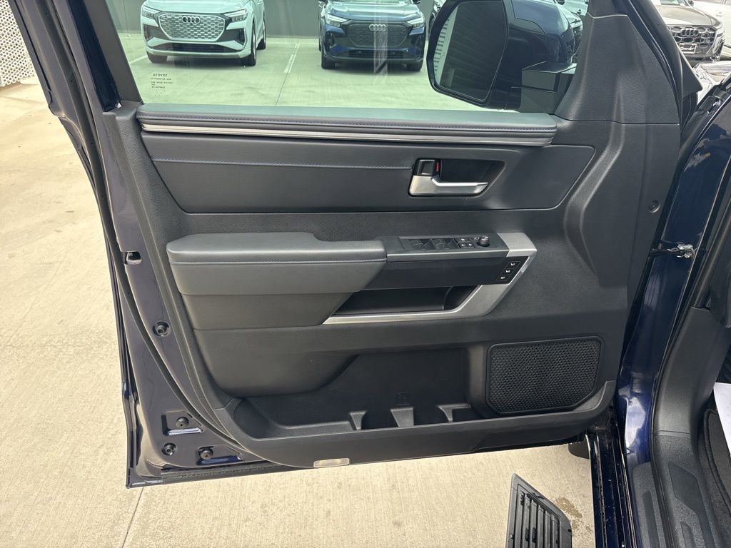 Used 2025 Toyota Sequoia Platinum image 10