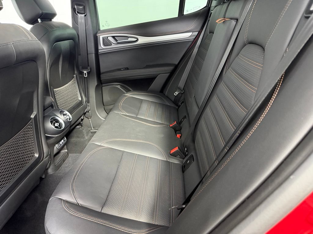Used 2025 Alfa Romeo Stelvio Sprint AWD/4WD image 27