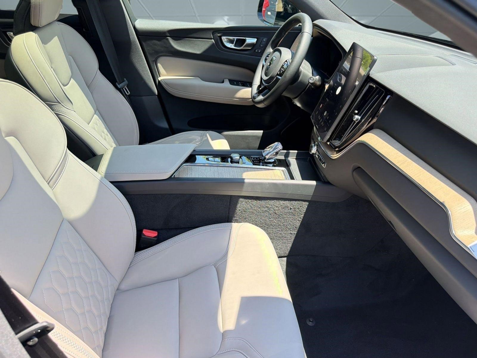 New 2026 Volvo XC60 T8 Plus w/ Climate Package AWD/4WD image 30