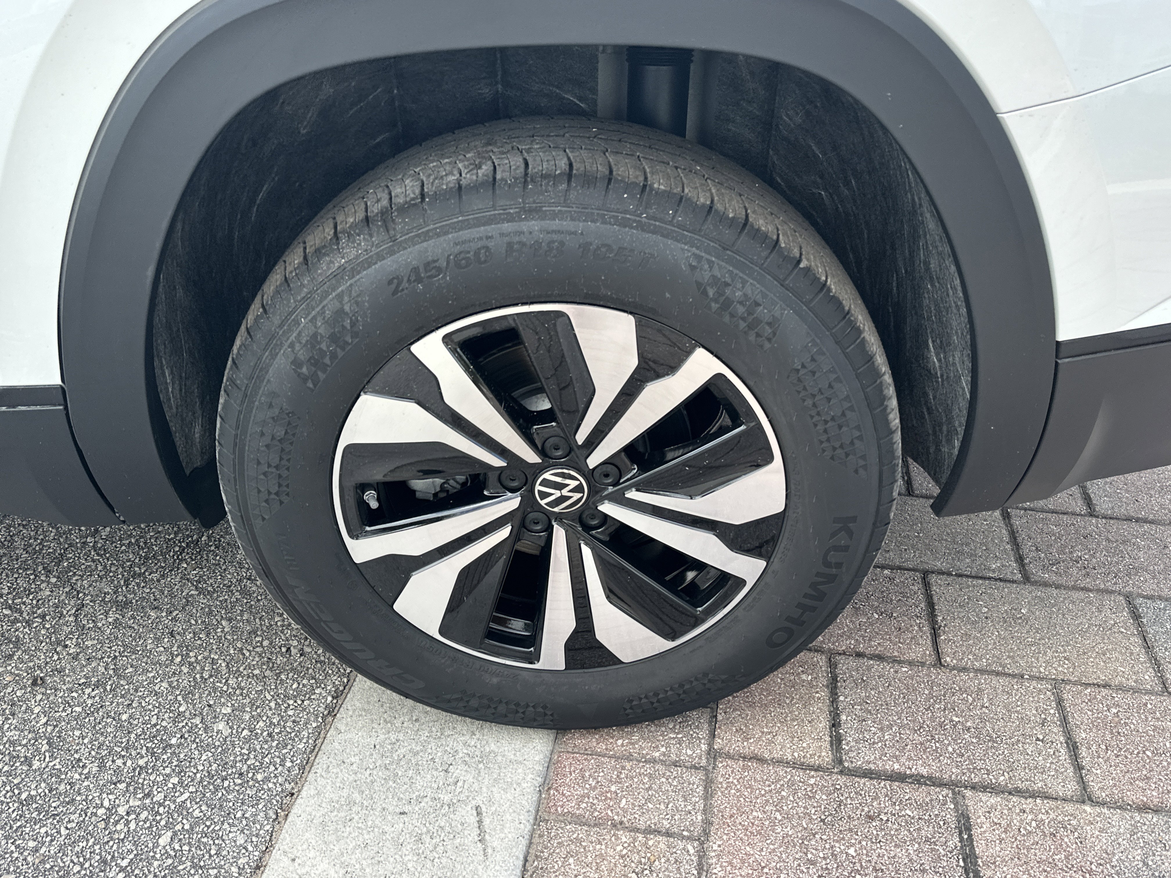 New 2026 Volkswagen Atlas SE image 10