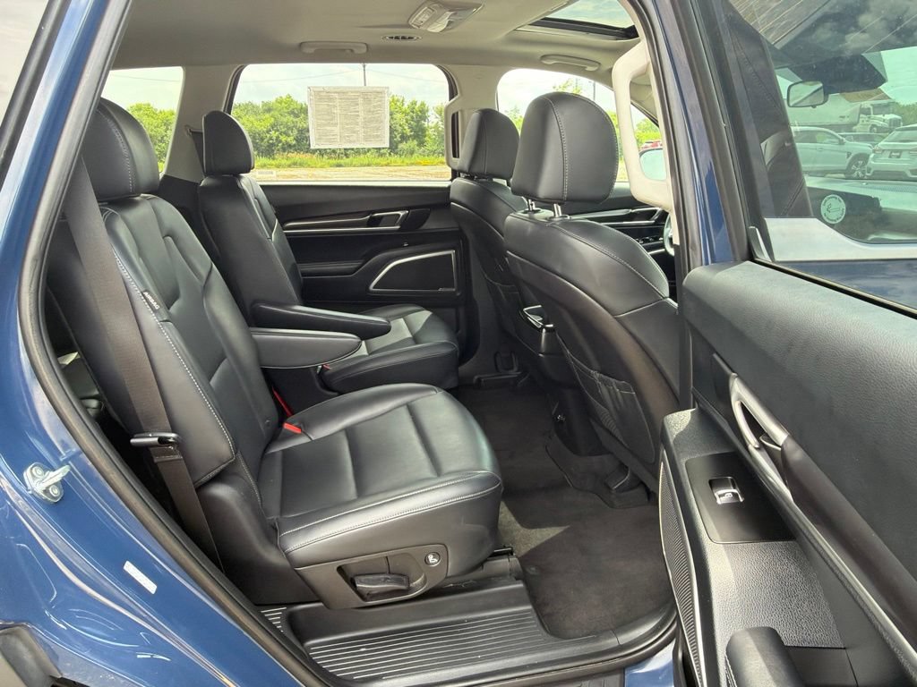 Used 2025 Kia Telluride S AWD/4WD image 14