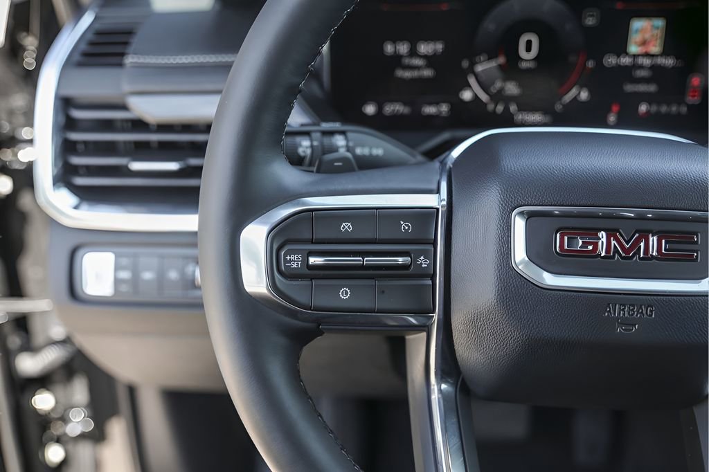 Used 2025 GMC Acadia Elevation AWD/4WD image 15