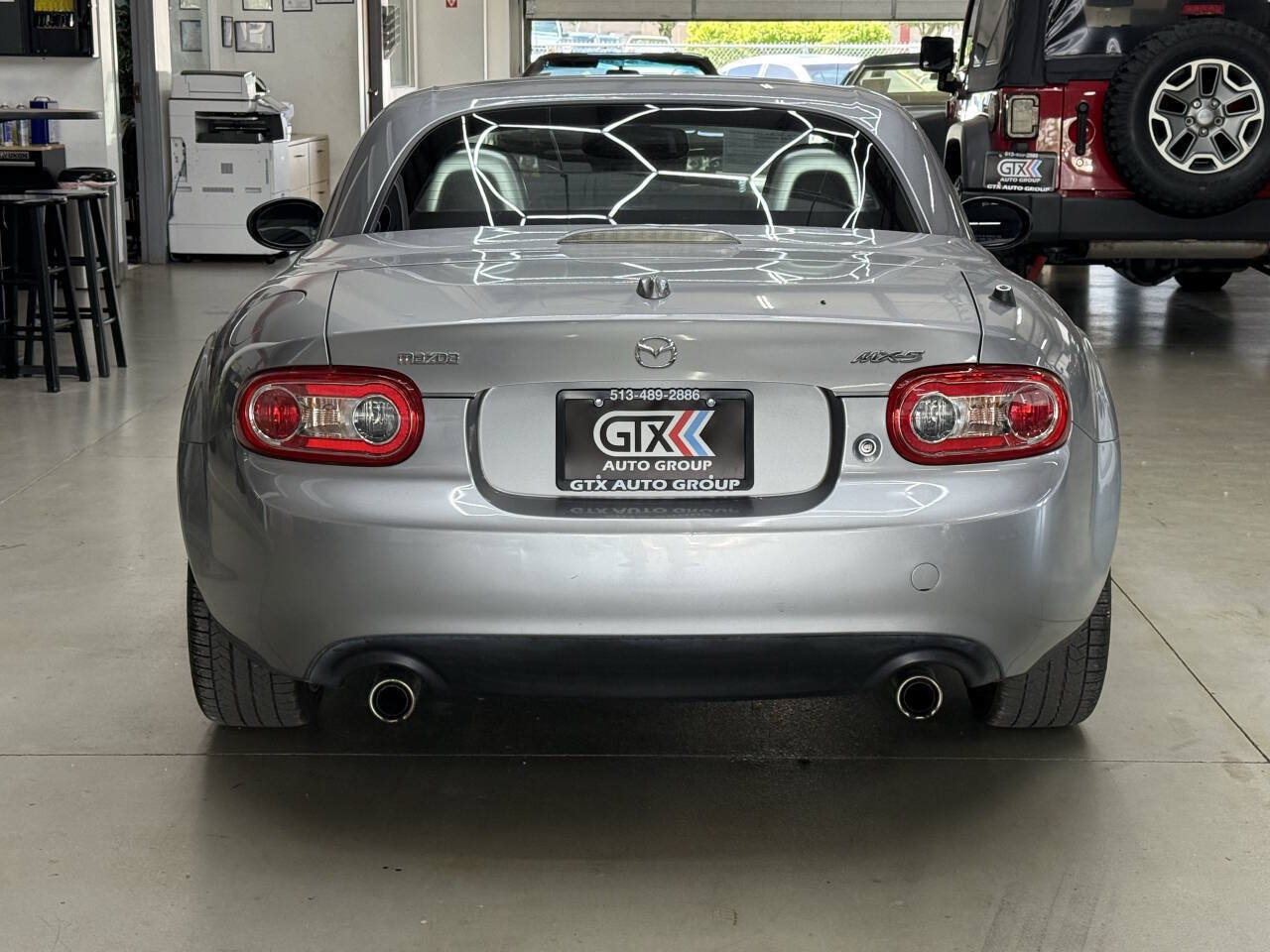 Used 2009 MAZDA MX-5 Miata Grand Touring w/ Premium Pkg RWD image 4