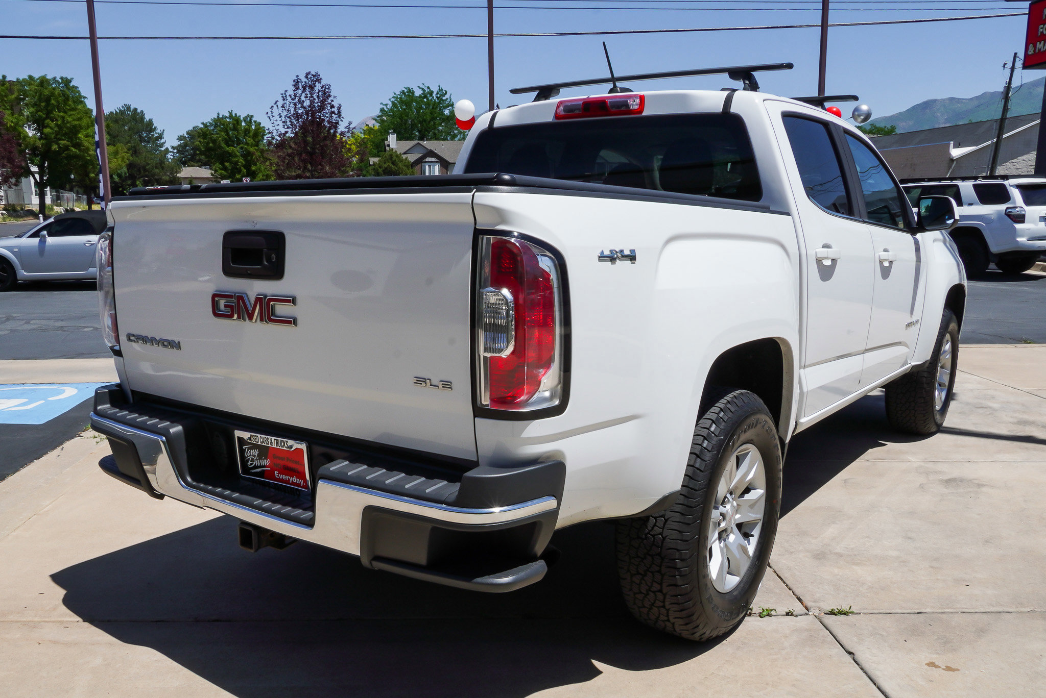 Used 2016 GMC Canyon SLE w/ Trailering Package AWD/4WD image 8