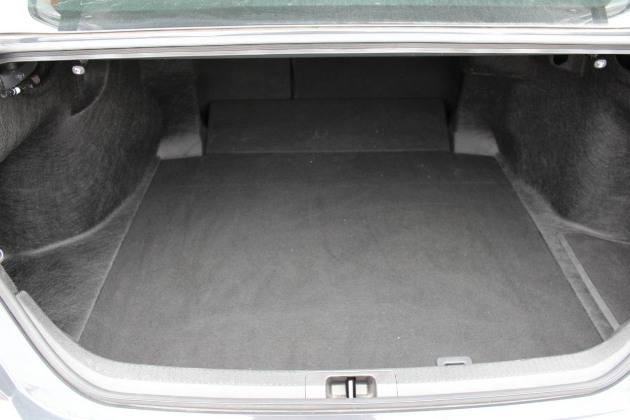 Used 2025 Toyota Camry SE image 11