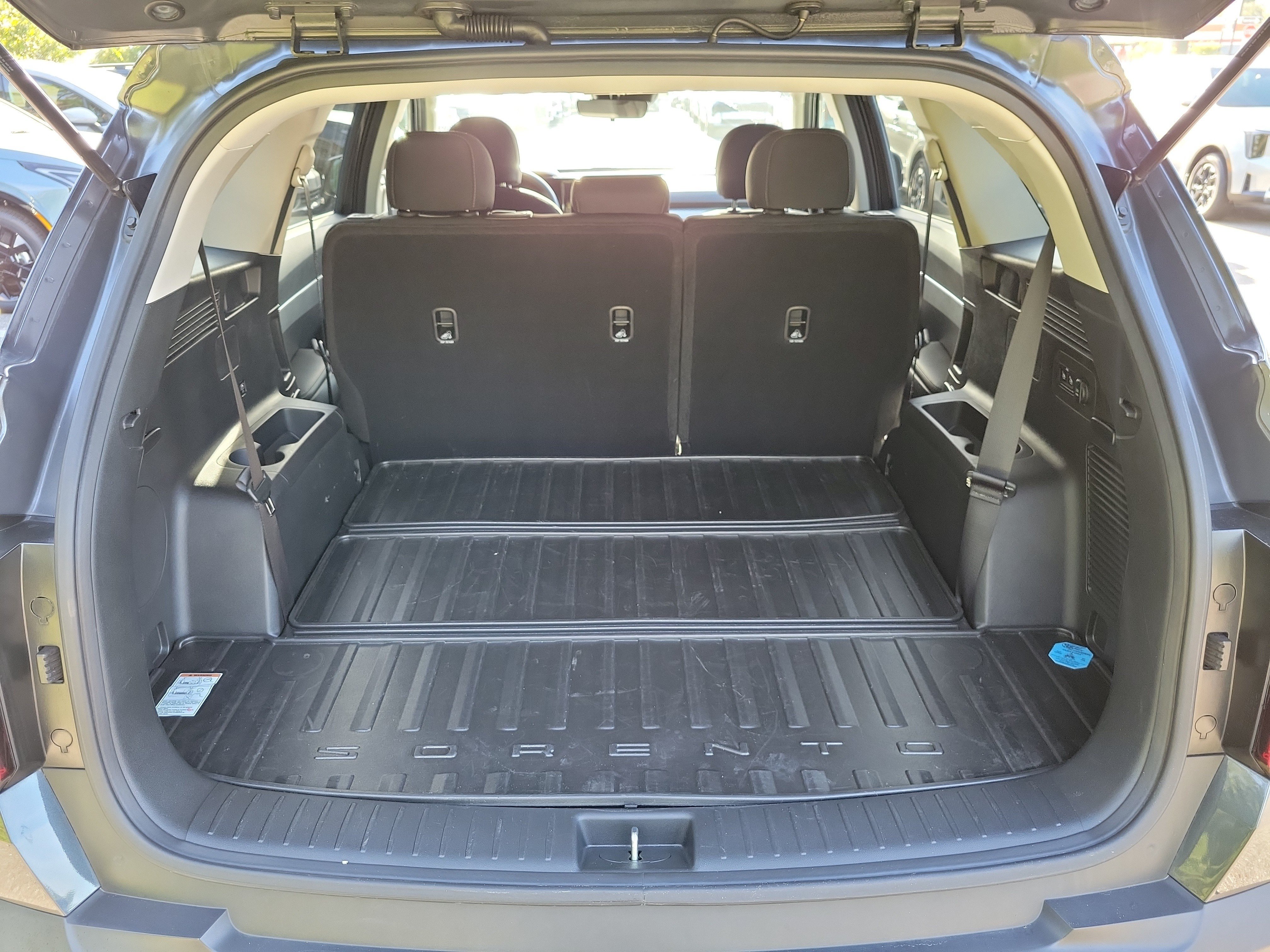 Certified 2022 Kia Sorento LX FWD image 14