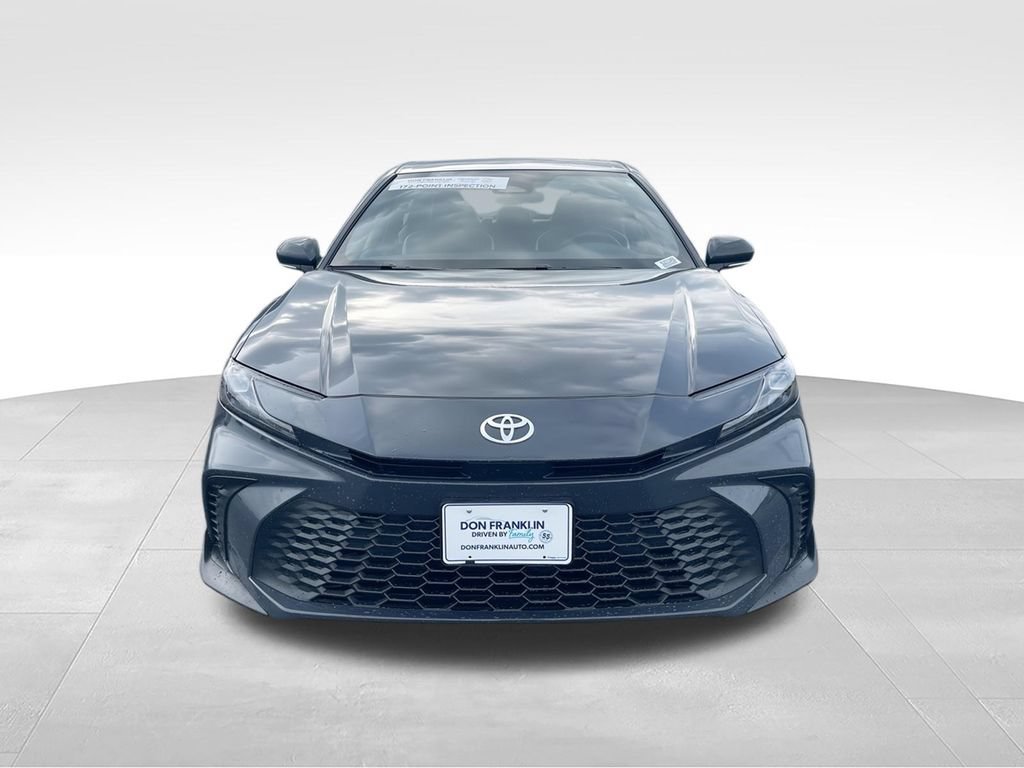Used 2025 Toyota Camry SE AWD/4WD image 3