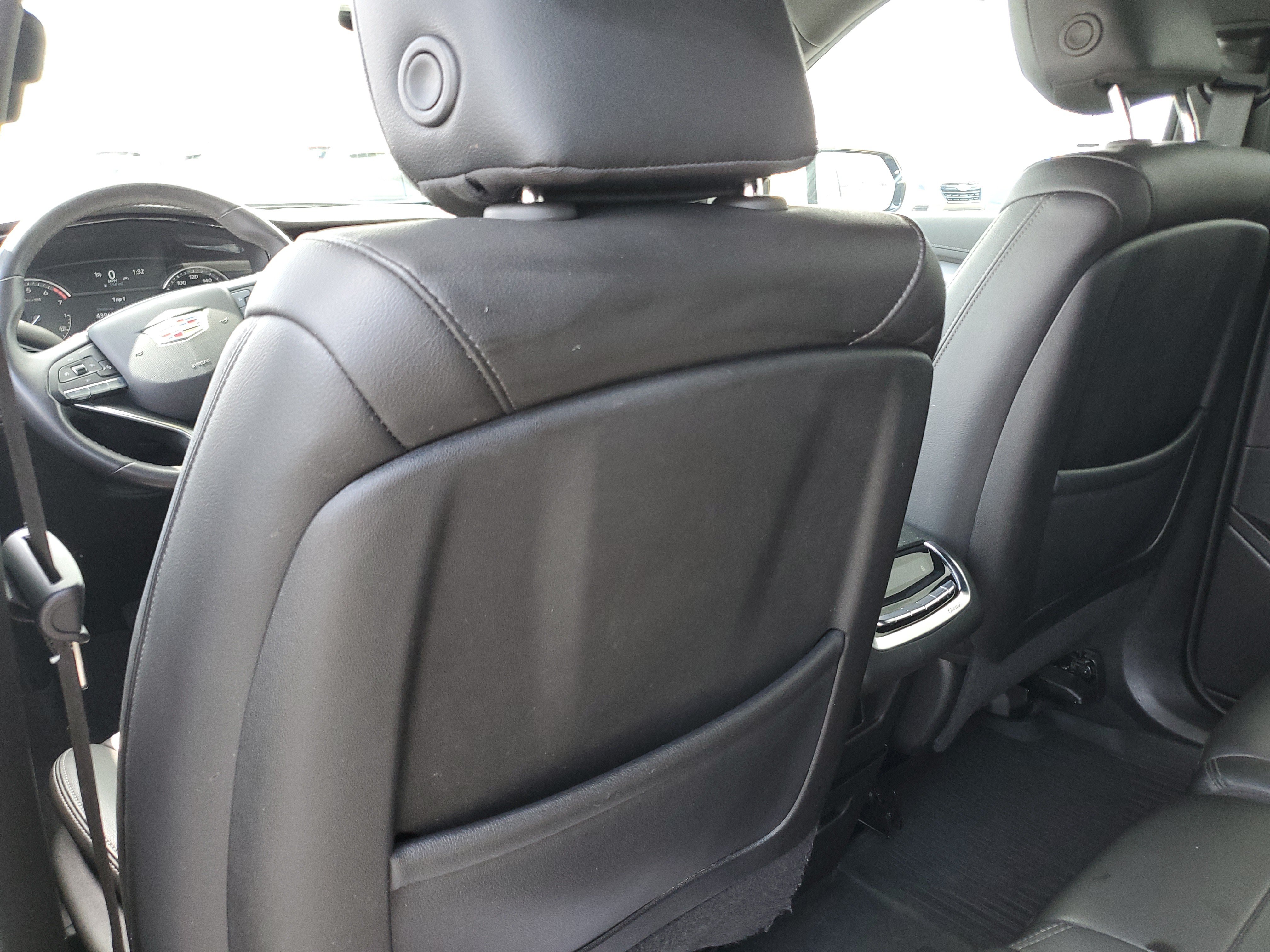 Used 2024 Cadillac XT6 Luxury w/ LPO, Floor Liner Package AWD/4WD image 13