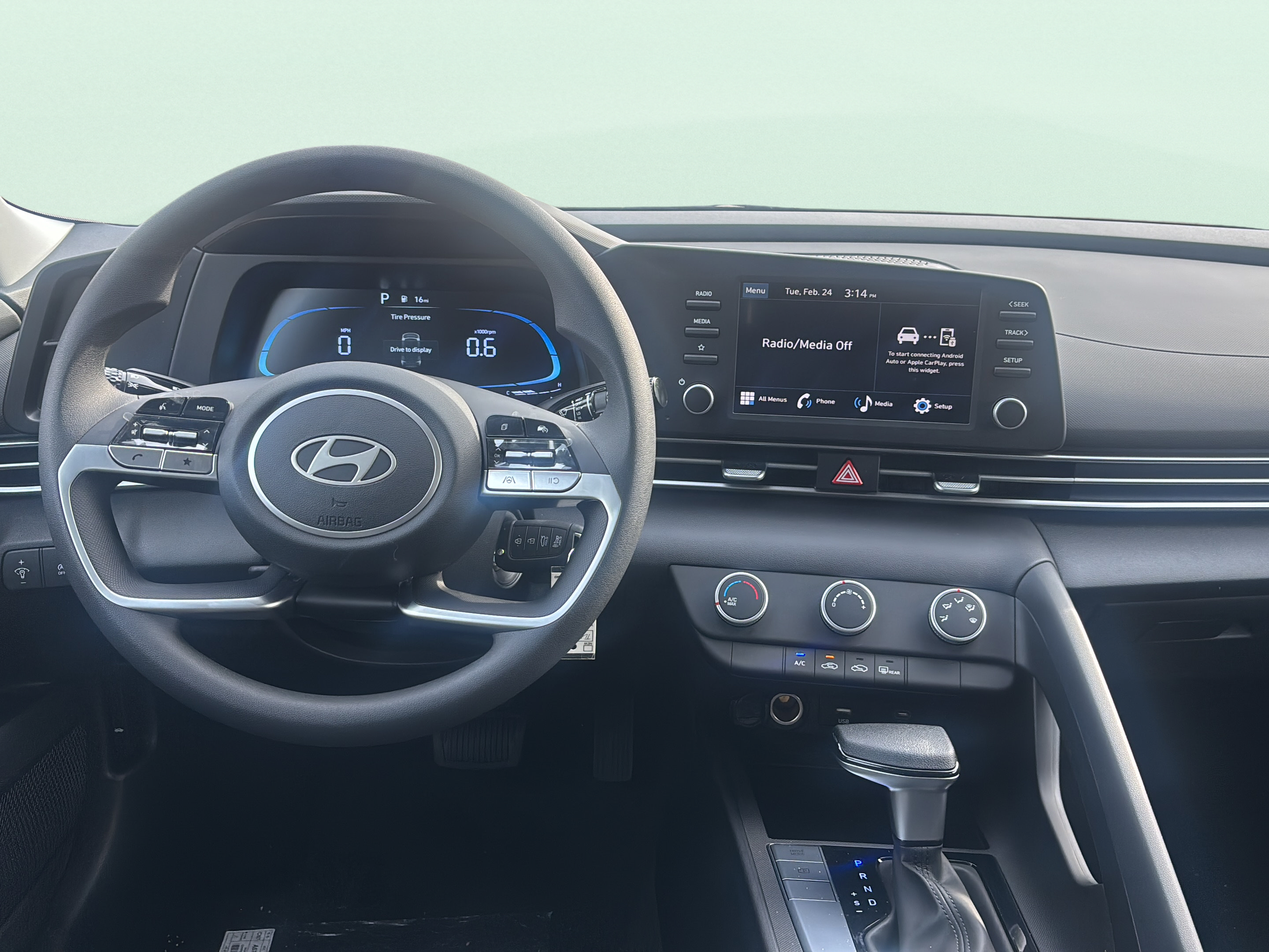 Certified 2026 Hyundai Elantra SE FWD image 10