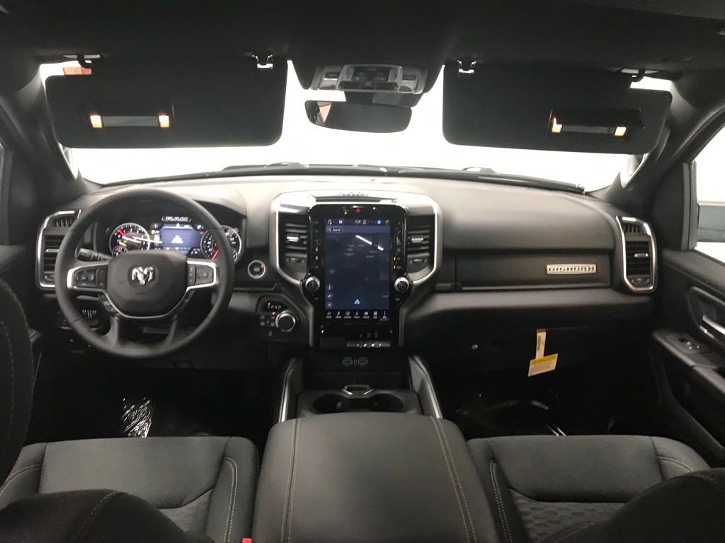 New 2026 RAM 1500 4x4 Crew Cab image 28