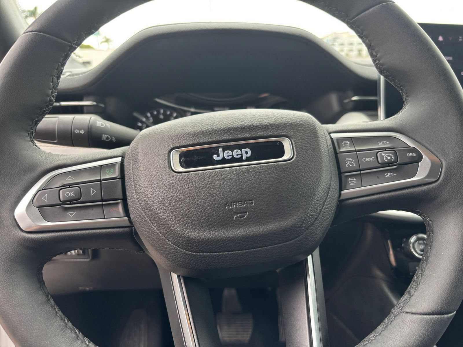 Used 2025 Jeep Compass Limited AWD/4WD image 28