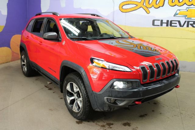 Used 2017 Jeep Cherokee Trailhawk w/ Cold Weather Group AWD/4WD image 4