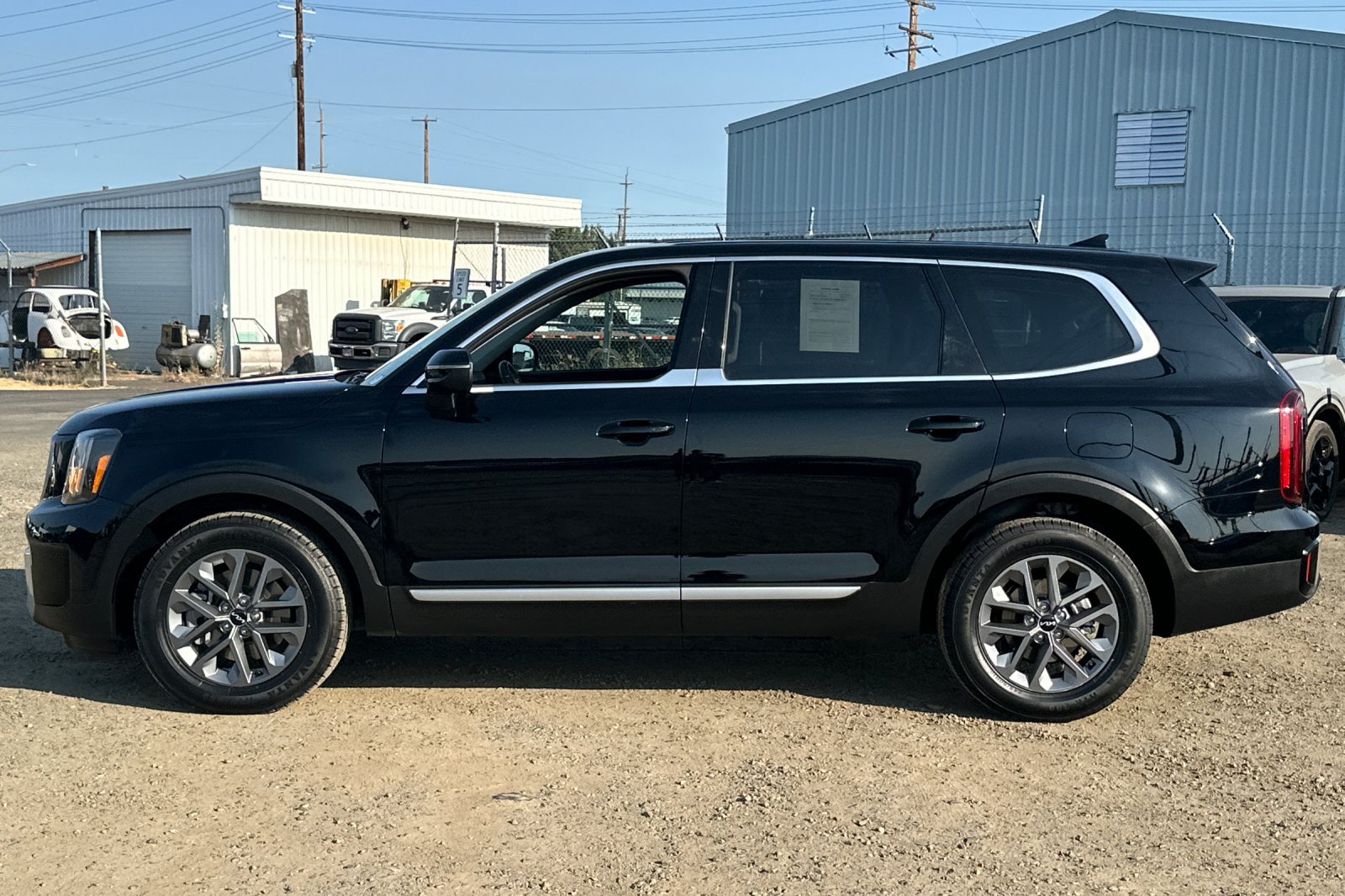 Used 2024 Kia Telluride LX FWD image 8